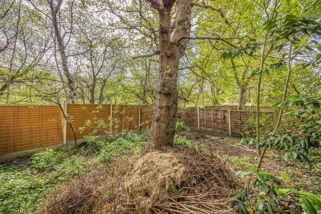 138 Greenfield Crescent, Cowplain-Small-PorticoMar