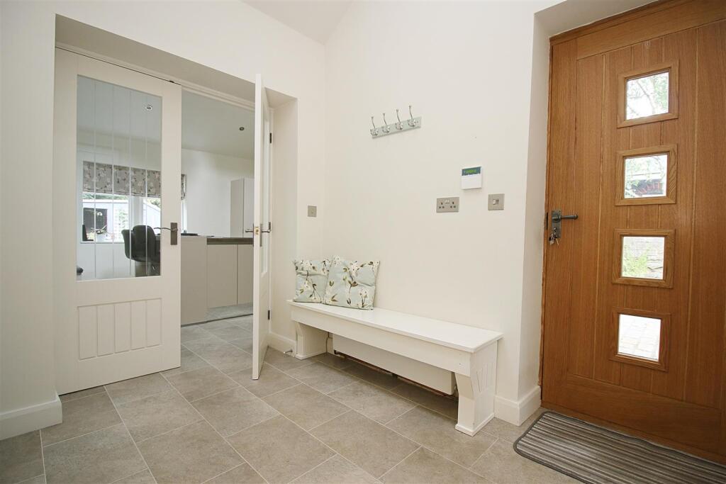 ENTRANCE PORCH
