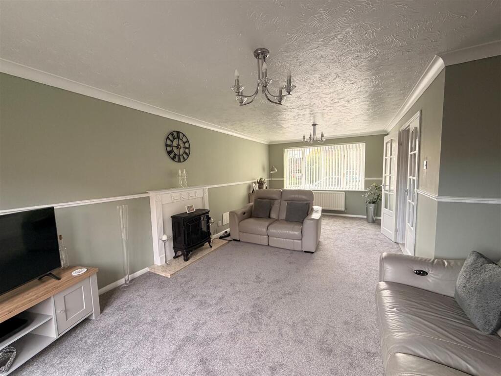 sitting room2.jpg
