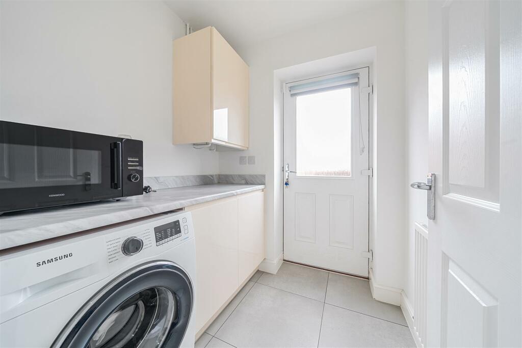 25 Cartmel Close, Towcester (16).jpg