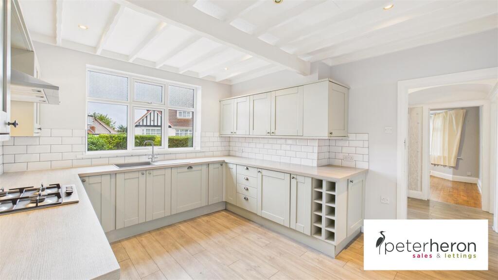 Breakfasting Kitchen