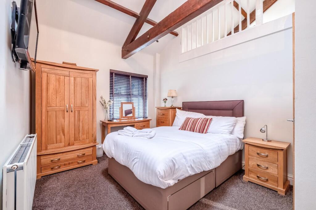 2 Croft Cottage &amp; Studio
