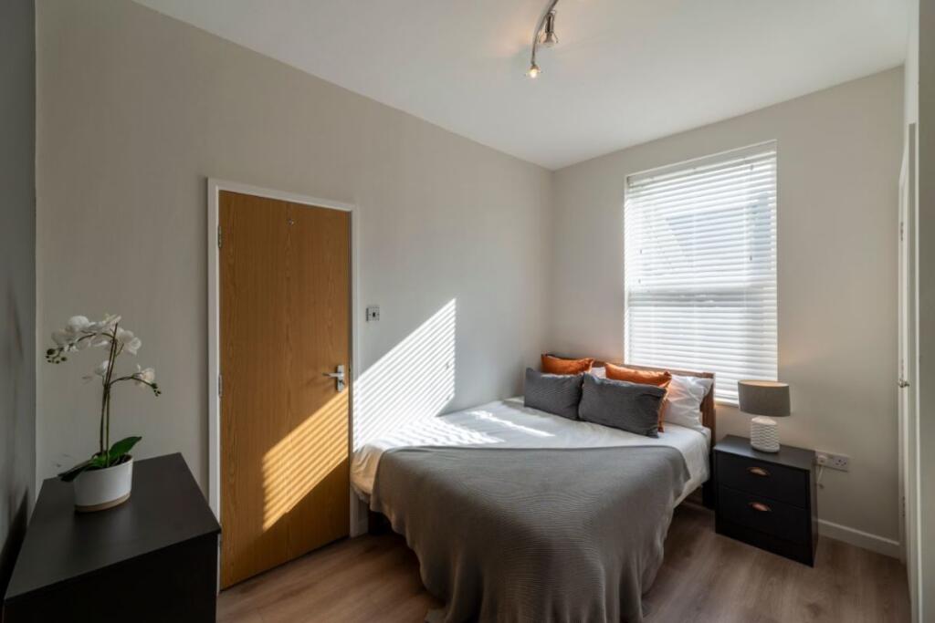 51WS - Bedroom 2