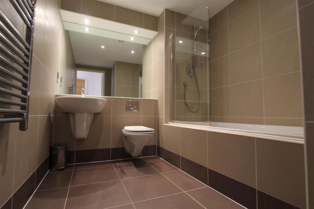 Bathroom.JPG