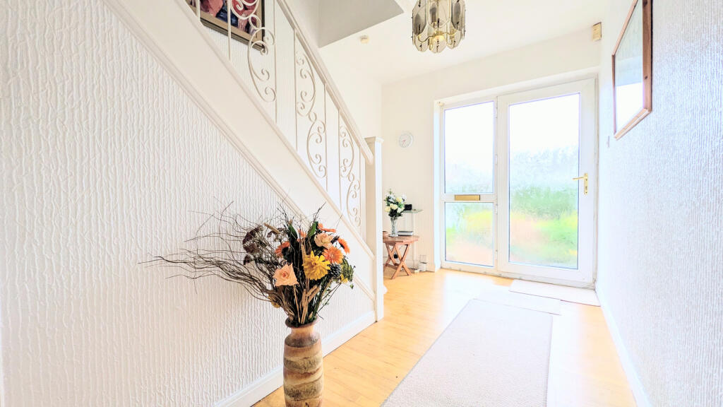 PXL_20251205_112027876.MP~2