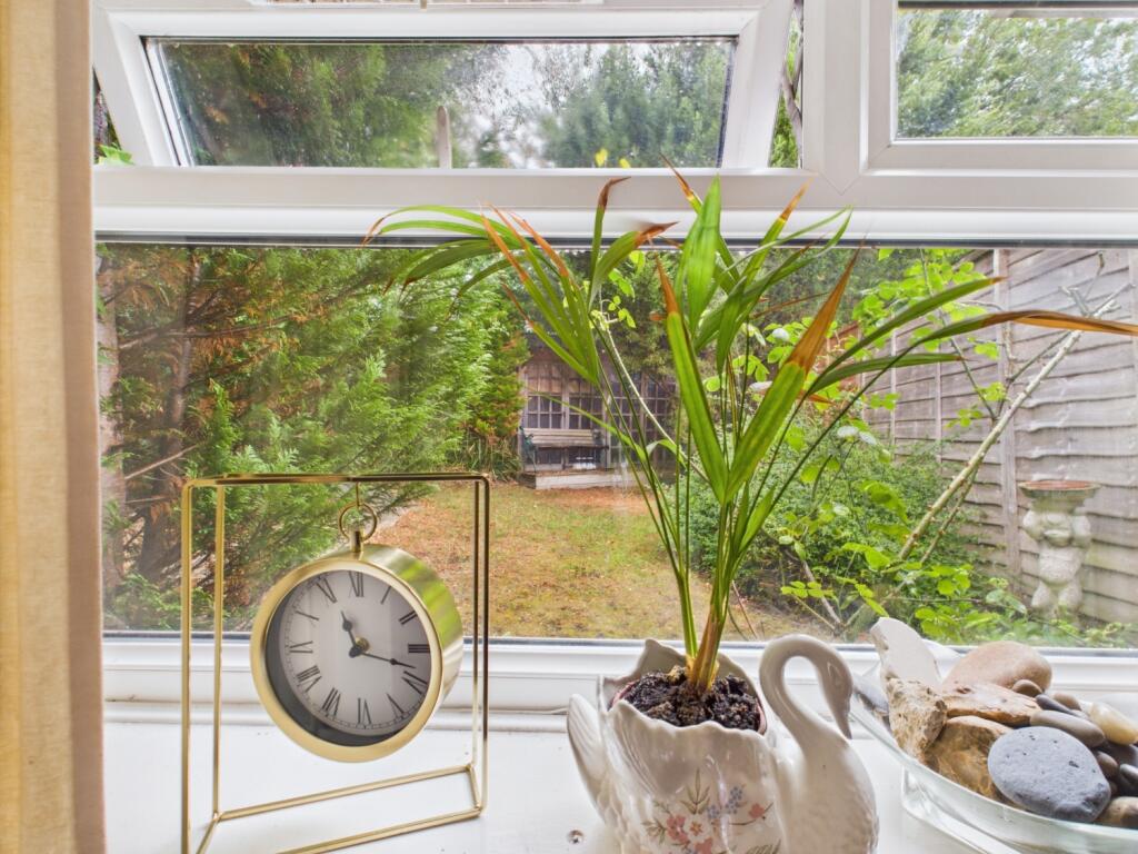 CAM01740G0-PR0428-STILL018