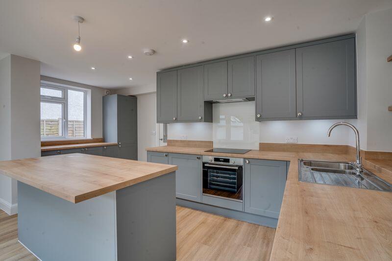 Beautiful fitted kitchen