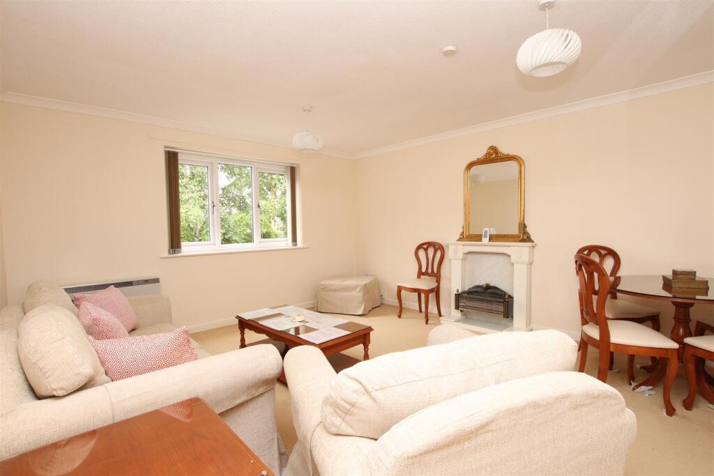 Living room 1