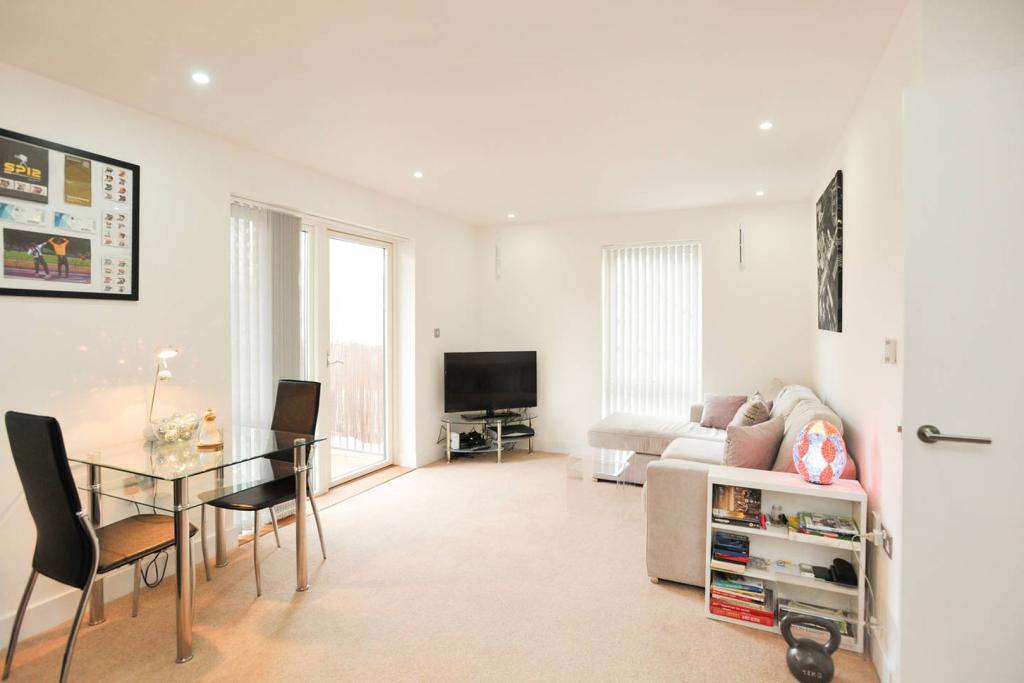 Lounge / Kitchen