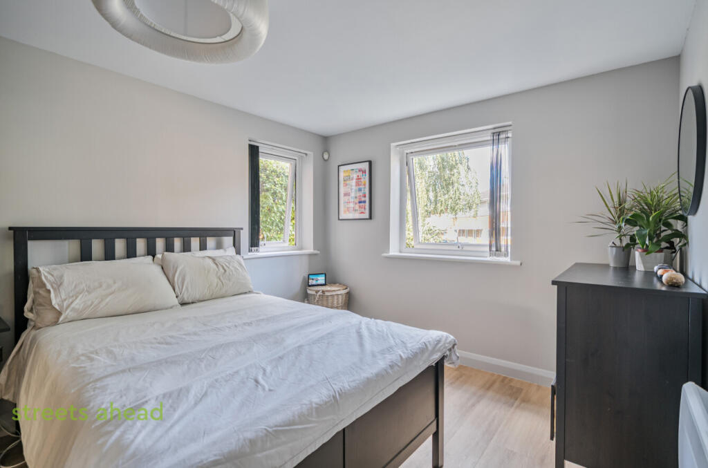 a4aefe1d-c241-48b...