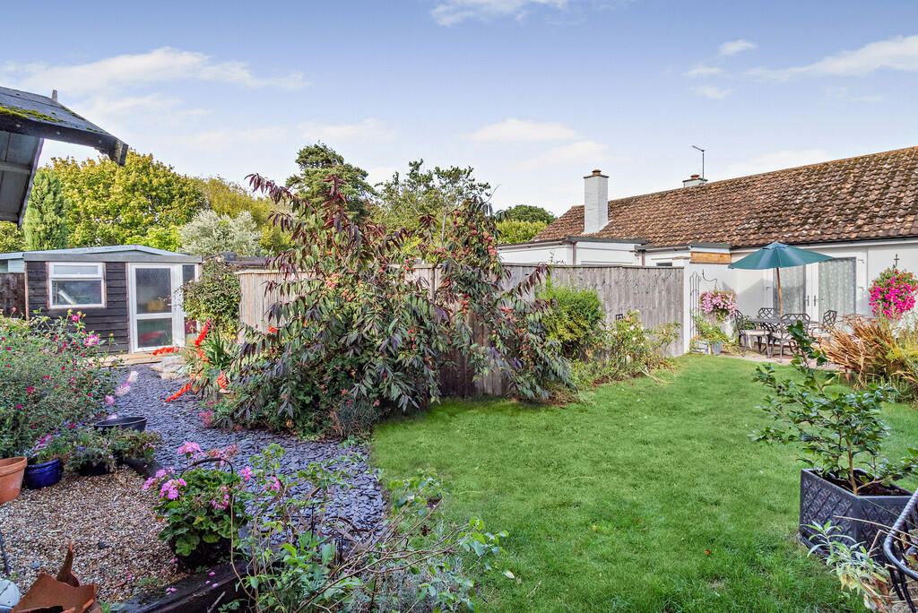 8662699-exterior0...