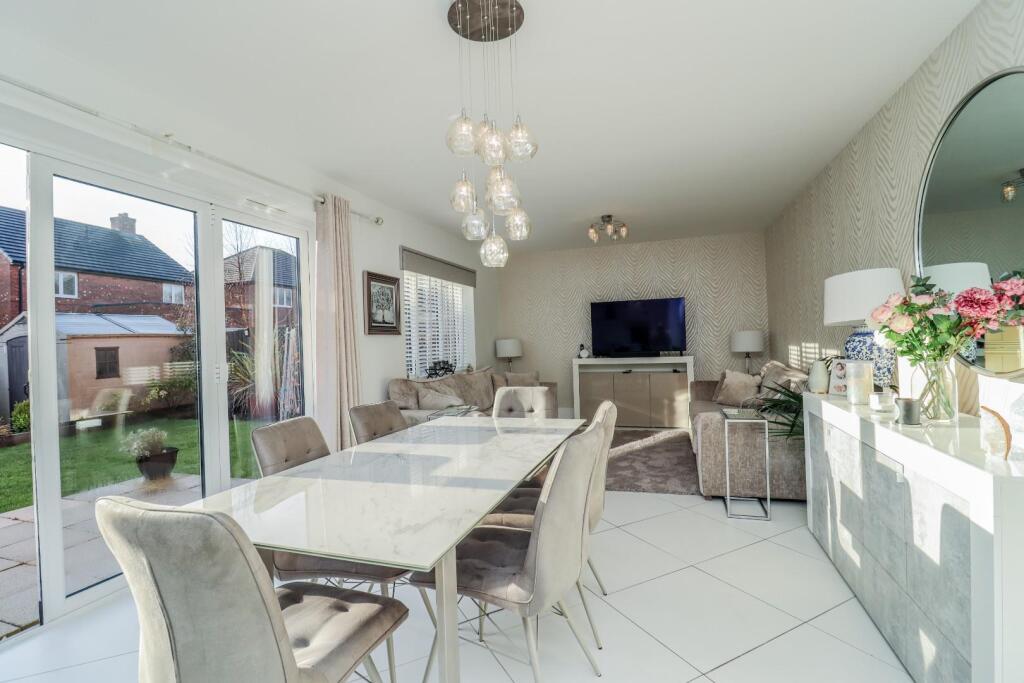 Open Plan Kitchen/Diner/Family Room