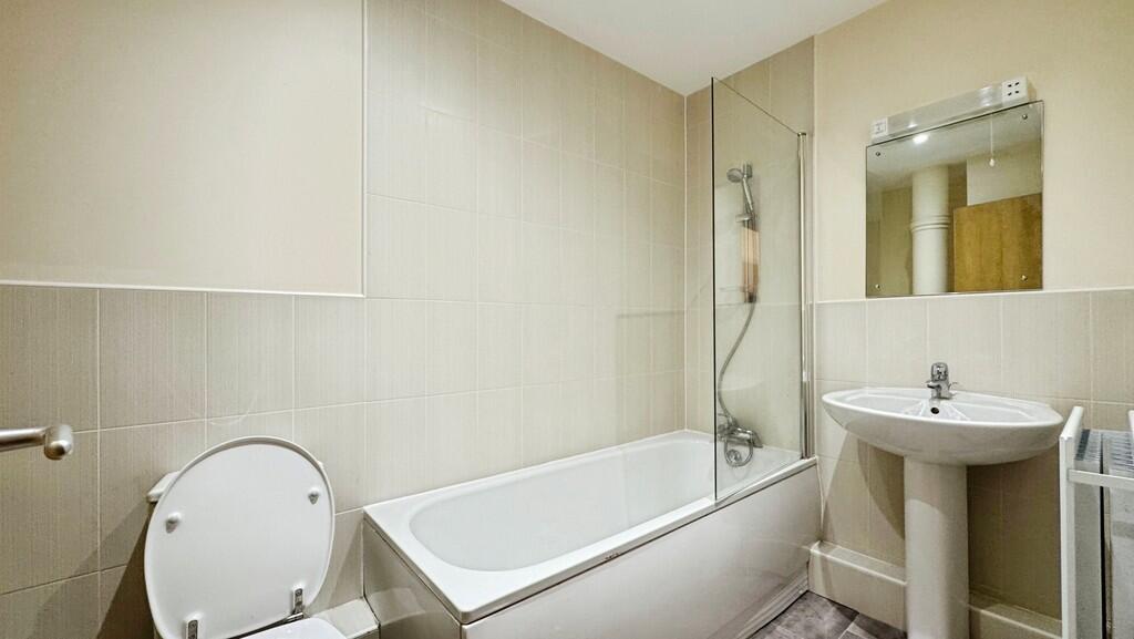 f1de51f5--4E89-9C...