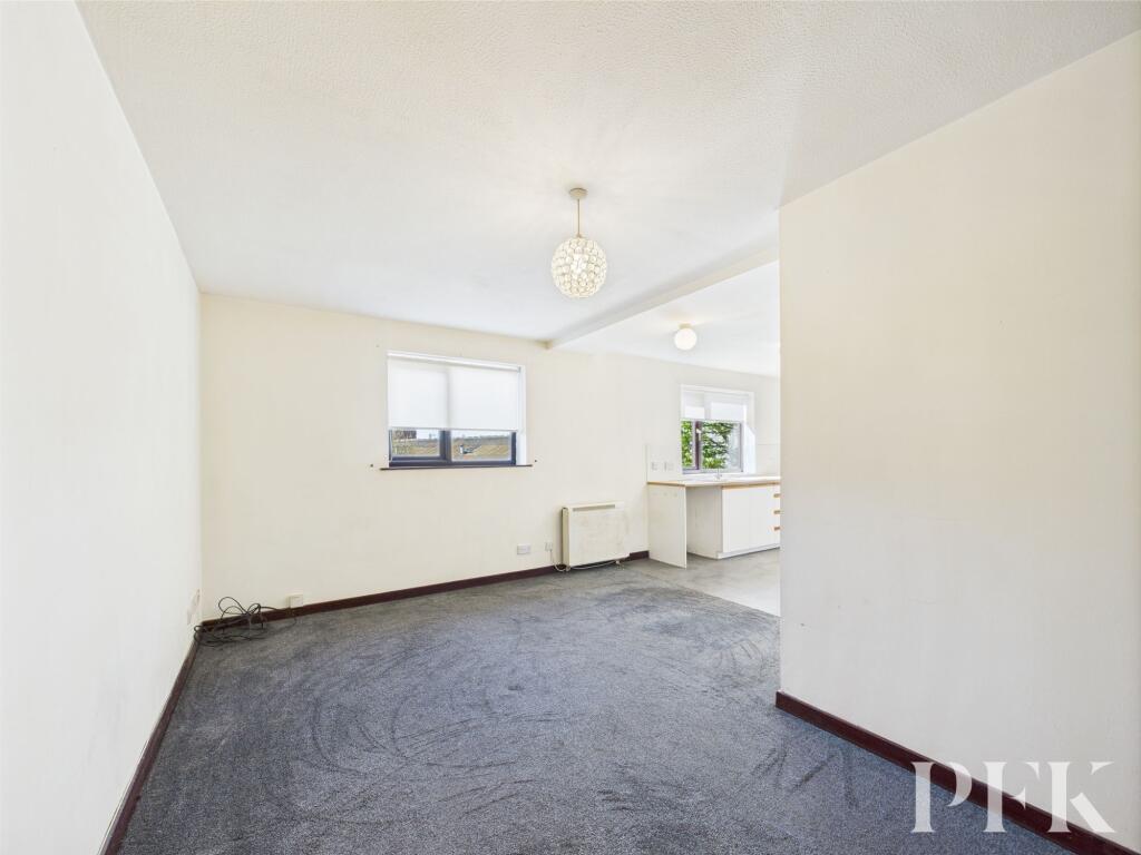Open plan living / dining / kitchen