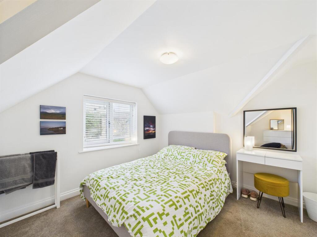 Bed 3.jpg