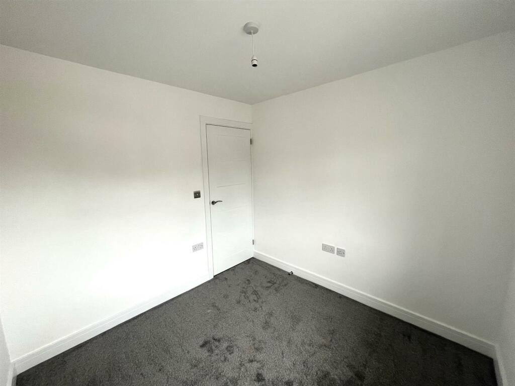 Linwood Drive, Bedroom 1.jpeg