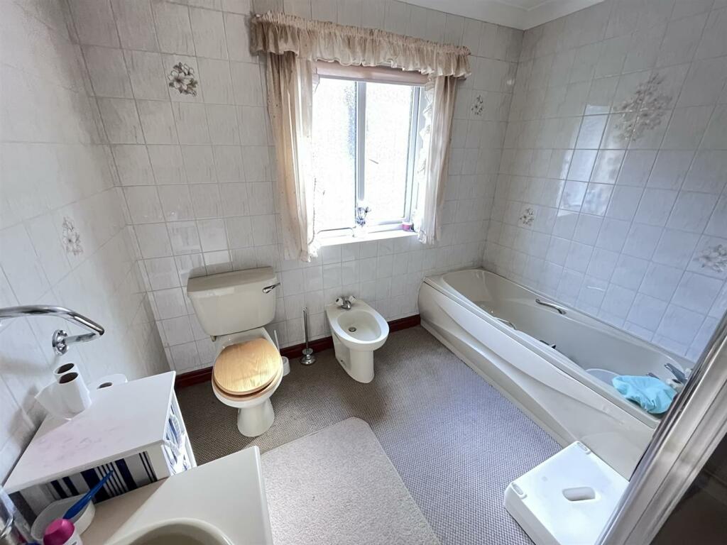 bathroom.JPEG