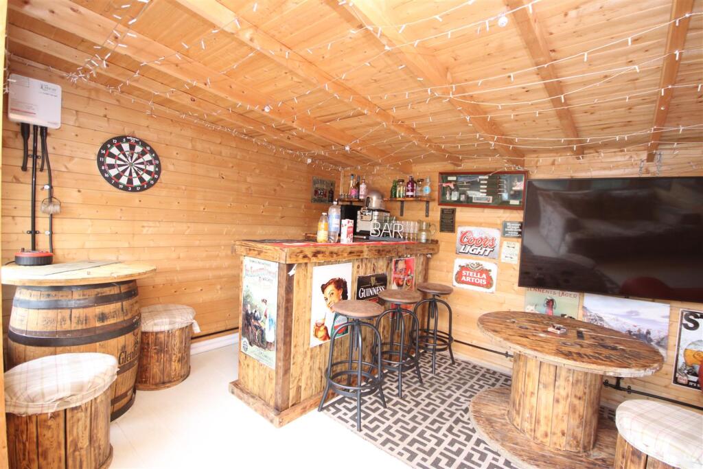 Summer House/Pub