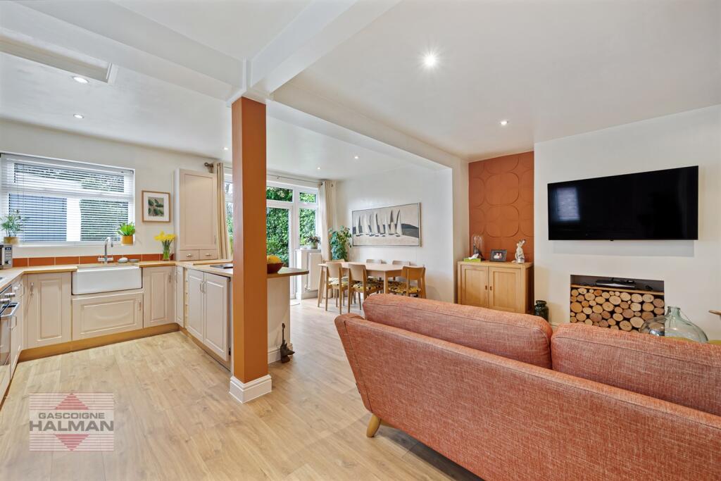 Kitchen Family Room
