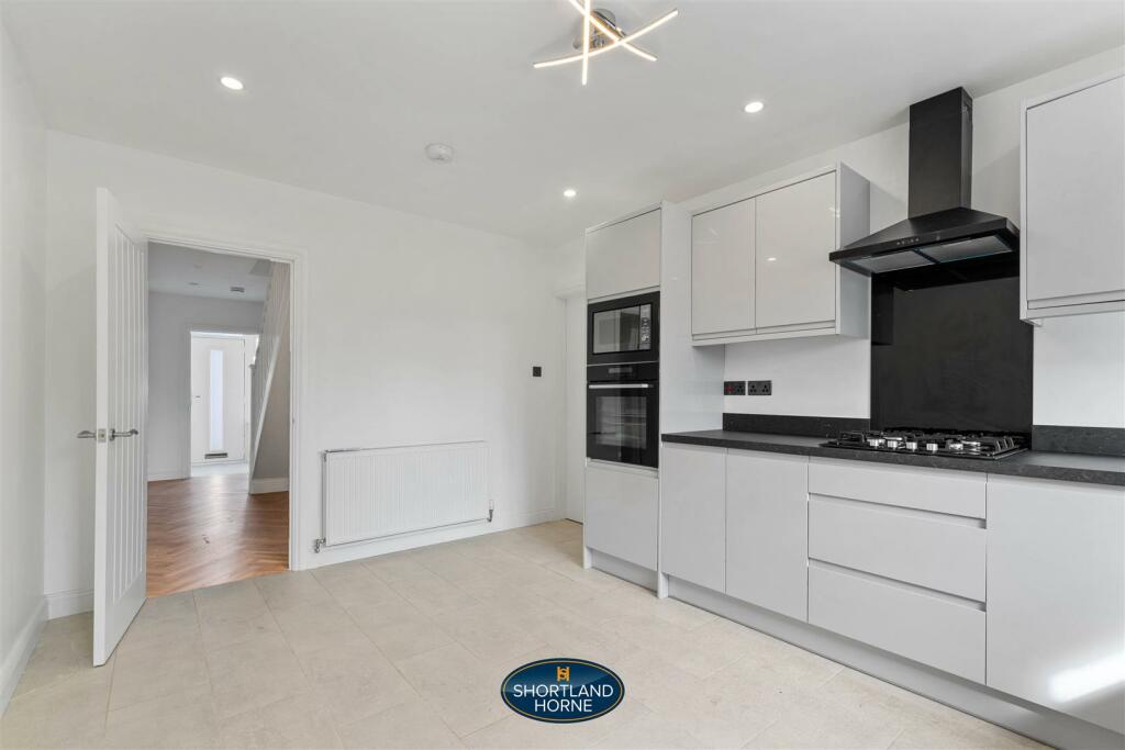 101 Canley Rd (13 of 26).jpg