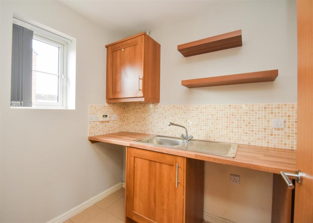 51 Deaconsfield - Utility.jpg