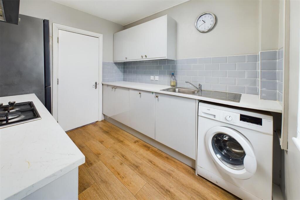 37, Kingsholm Road Southmead, Bristol, BS10 5LJ | 