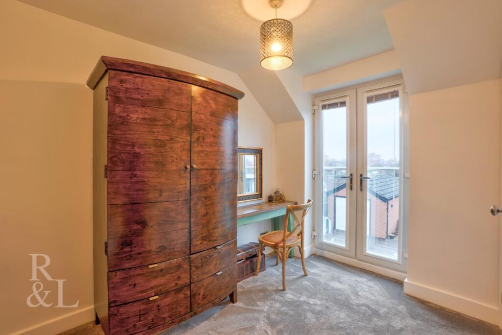 30 Eton Road (25).jpg