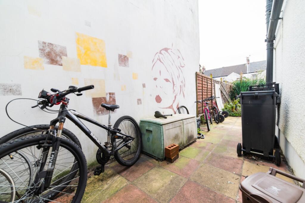 Call 02920 454555 to secure your viewing_7