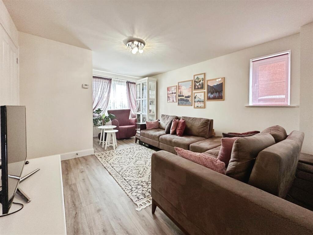 bc76a7fd--4F12-98FF-0A17E8897031-32518-00000F62C3F