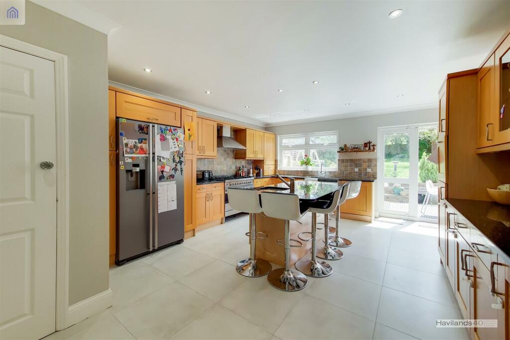 9_Kitchen-1.jpg