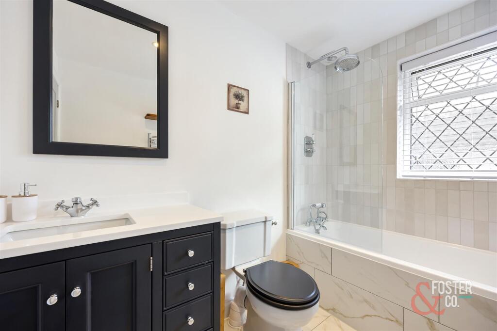 Redhill Close_9-010.JPG