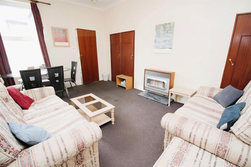 8d5c6ae8-chester 20street 203.jpg