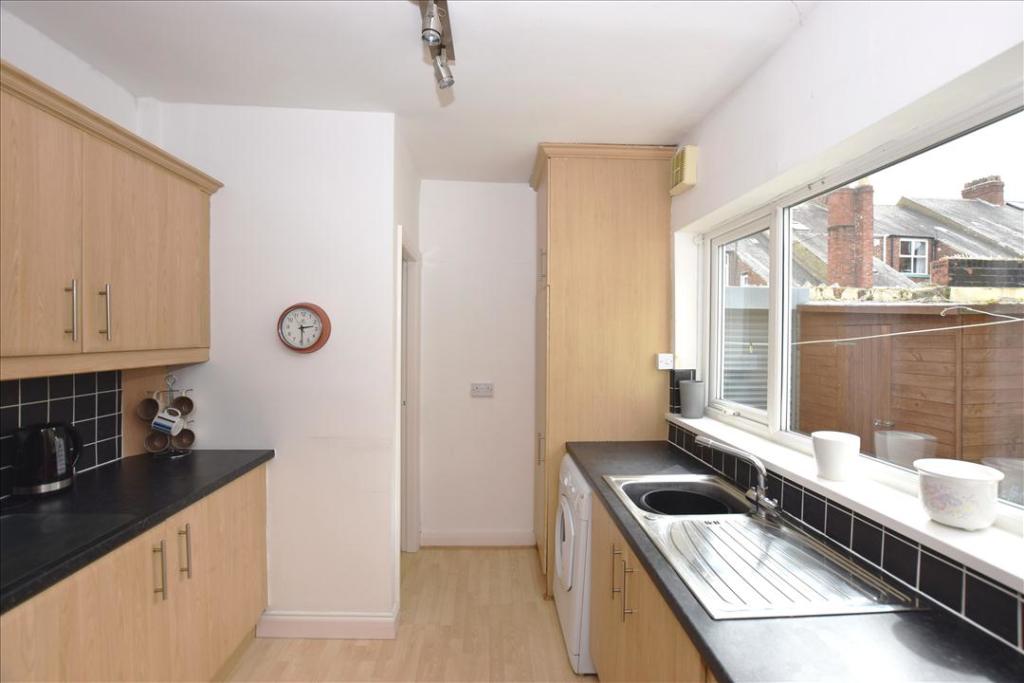 ADDITIONAL KITCHEN PHOTO