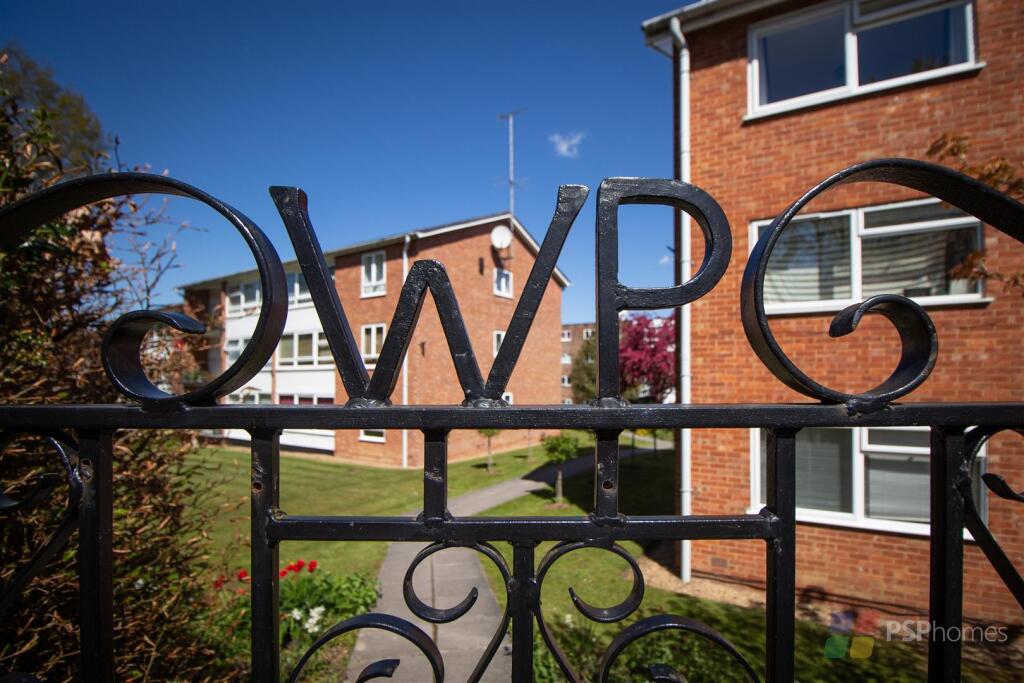 Winnals Park - gate2.jpg