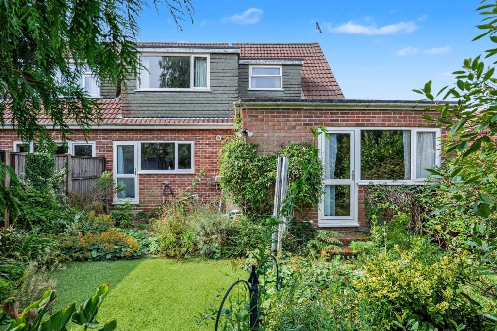 5 Conifer Close, Waterlooville, Hampshire PO8 8AF