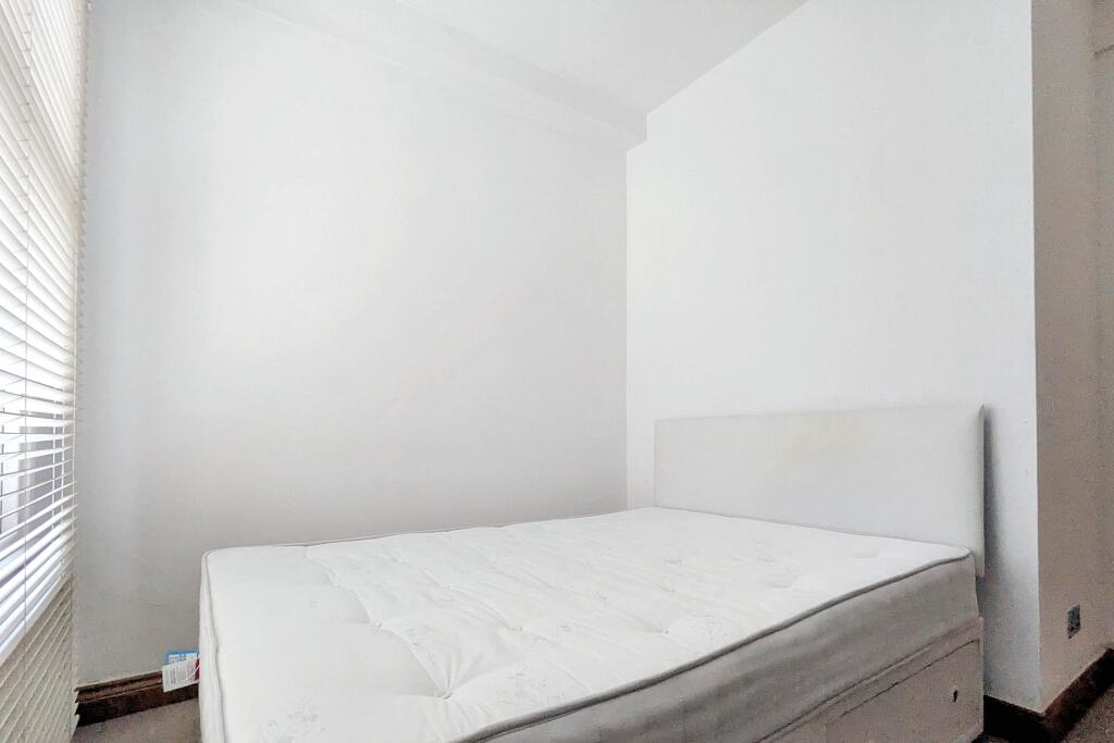 5a Furness Road, Fulham, London, SW6 2LQ