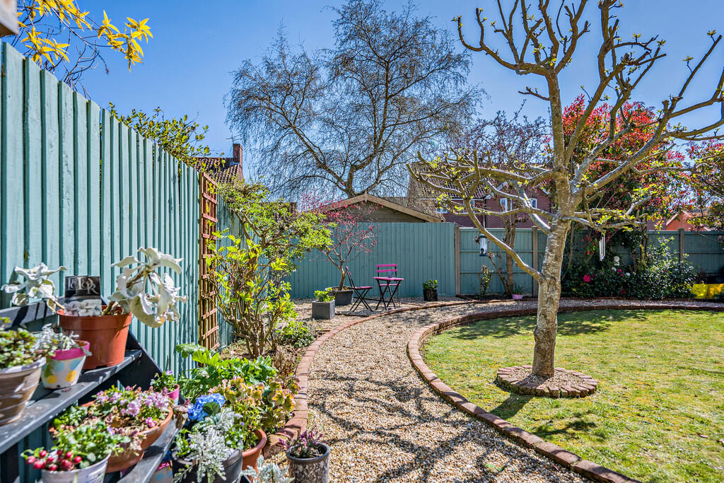 8643242-exterior1...