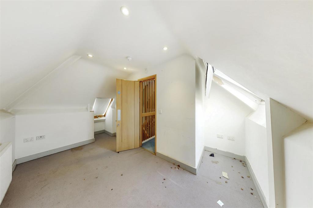 45A Langham Gardens - He230krSJqPtqm6H4NEW.jpg
