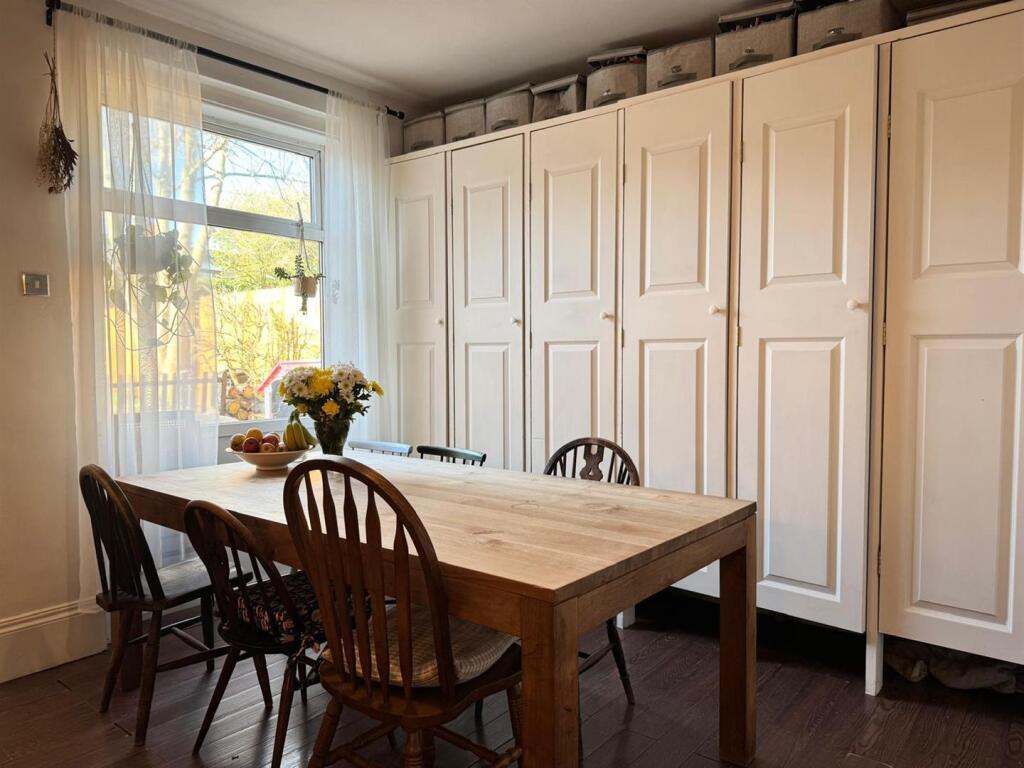Dining area.jpg