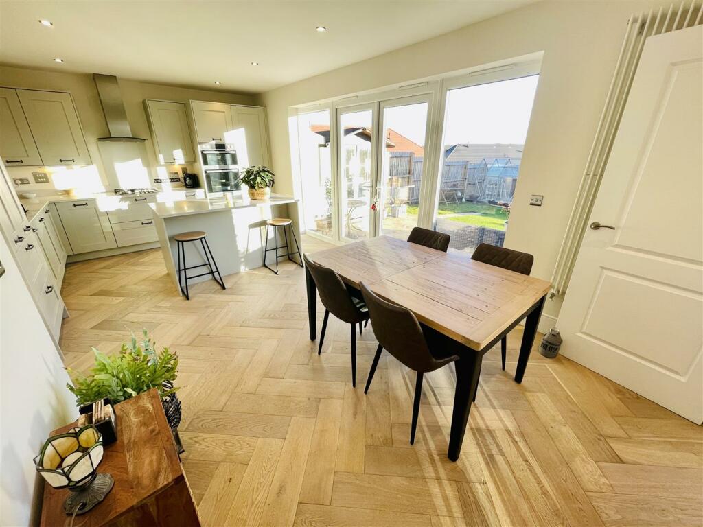 Open Plan Kitchen/Dining Room