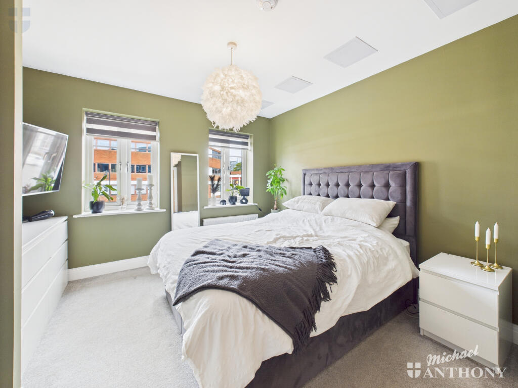 CAM03852G0-PR0397-STILL014