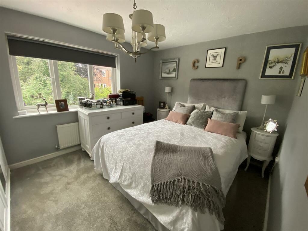 Bedroom no.1 rear double: