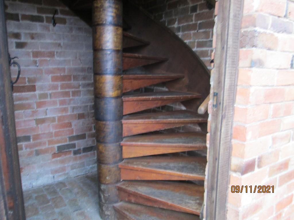 spiral staircase 