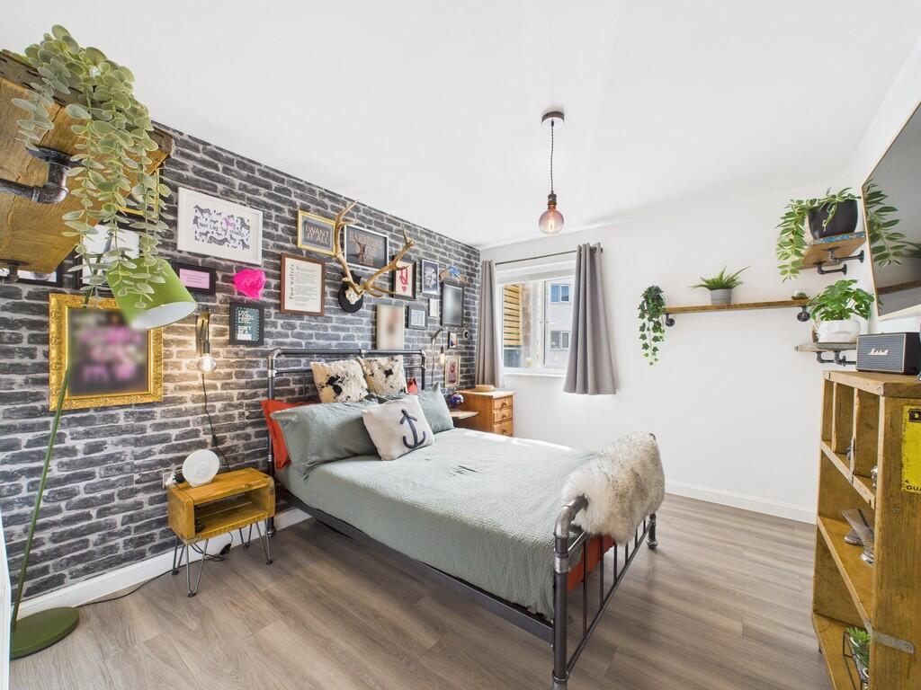 CAM02089G0-PR0518...