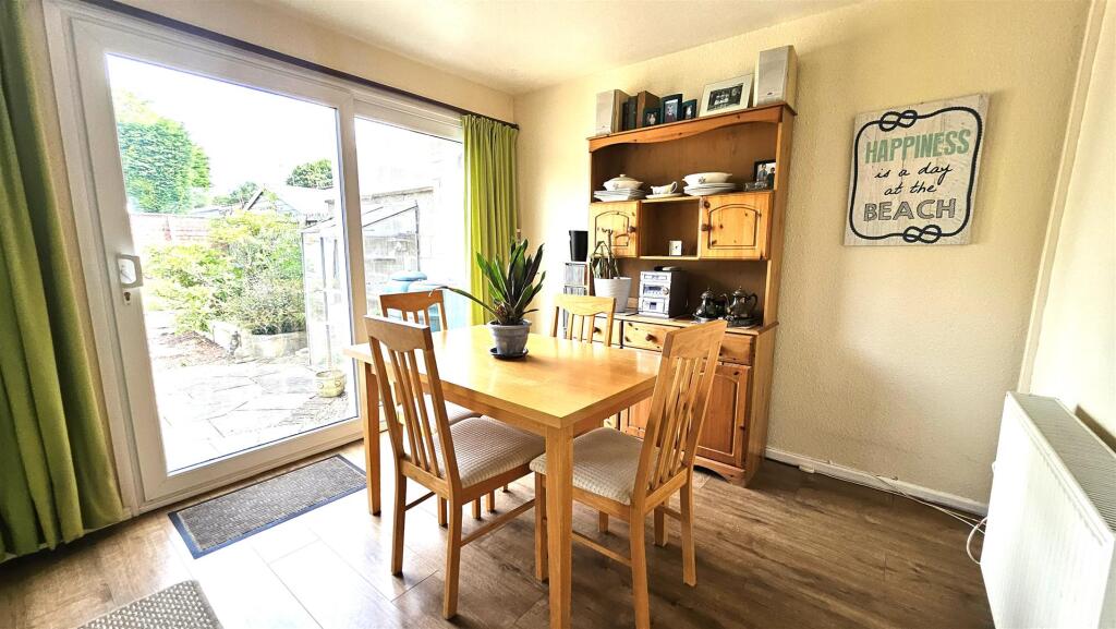 Dining Area 2.jpg