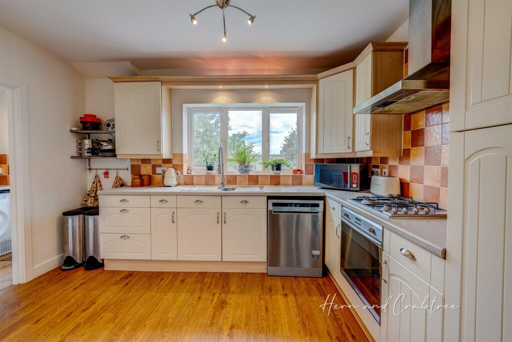 Page Drive, HernCrabtree (9).jpg