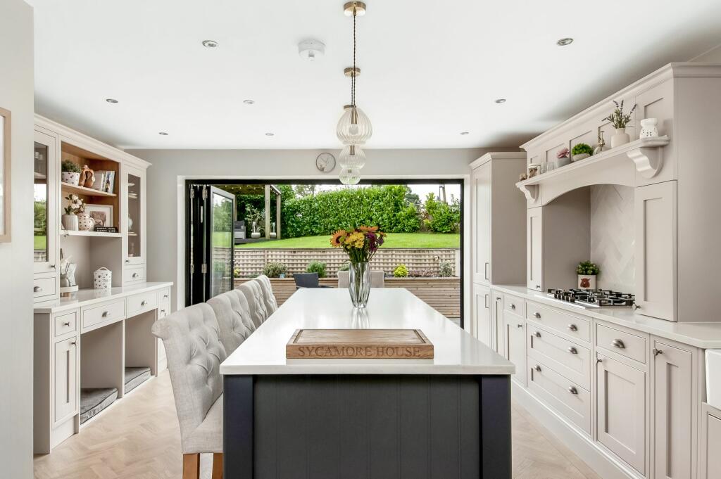 BREAKFAST KITCHEN