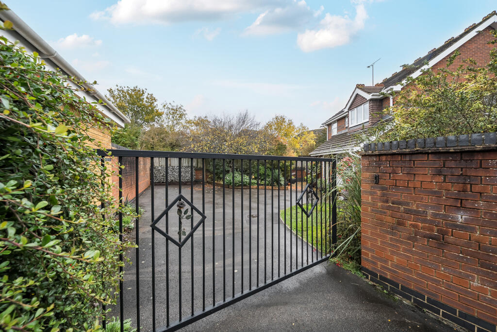 13657522168f779b7d7910