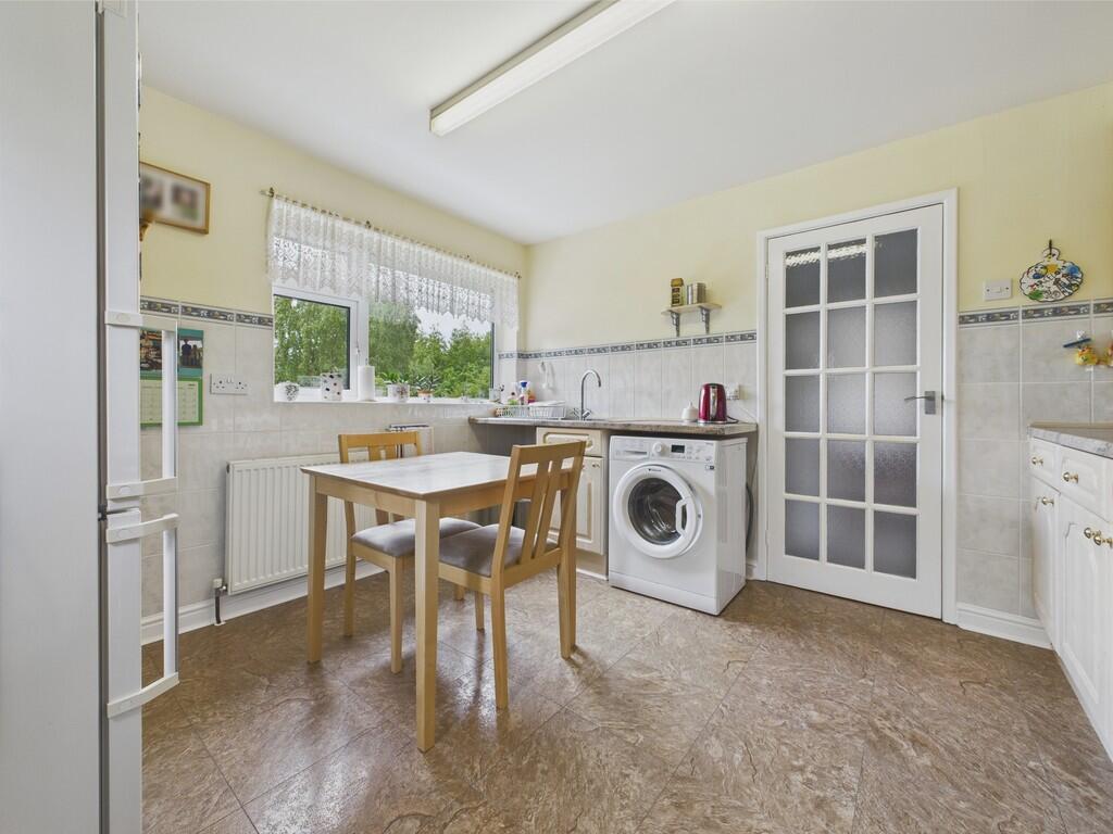 CAM04273G0-PR0129...