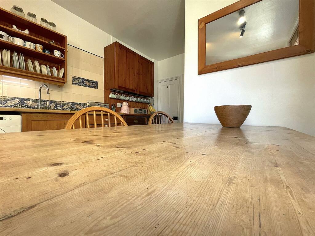 Kitchen:Dining Room (4).jpeg